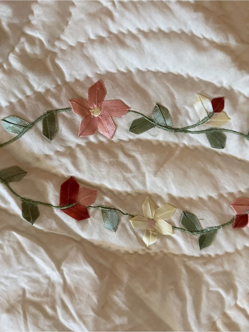New American Traditions Cream Quilted Abigail Ribbon Pillow Sham 20x26” Country